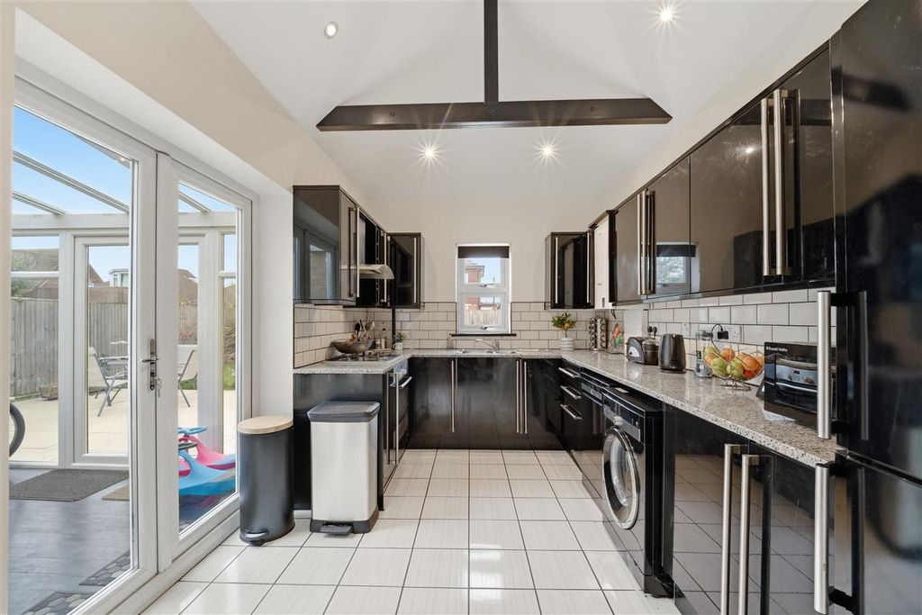 Property photo 3 of 22