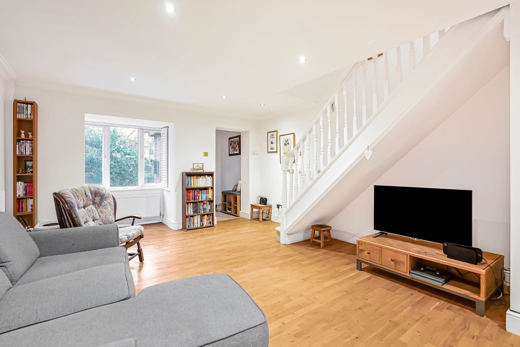 Property photo 3 of 11 Living Room