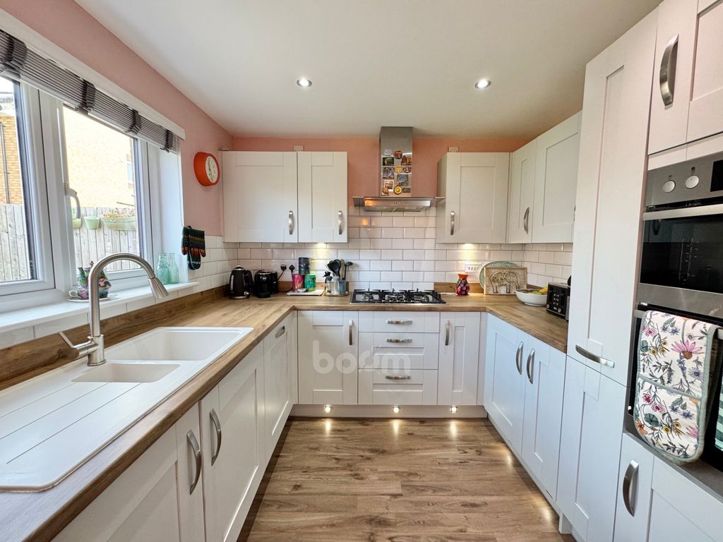 Property photo 2 of 35 Img_4439