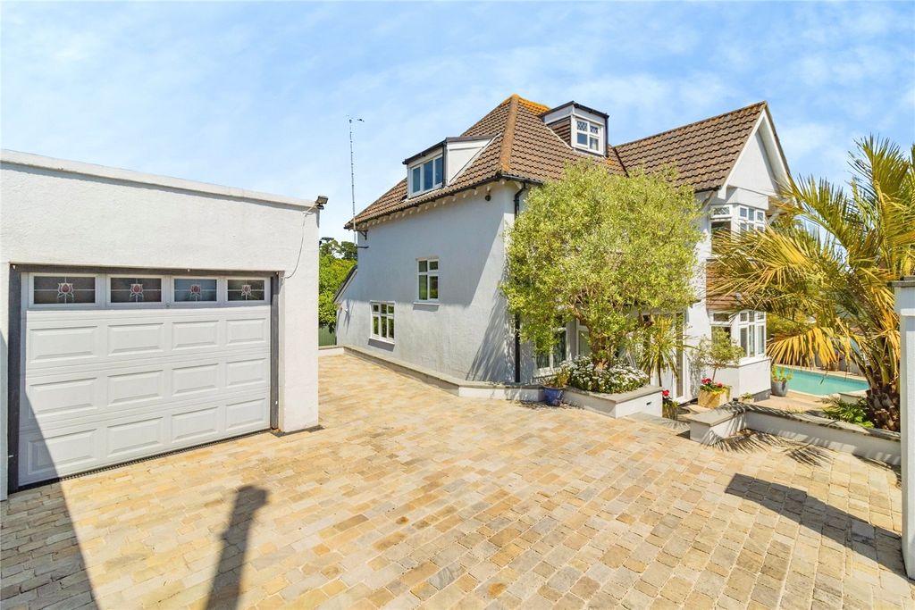 Property photo 1 of 27 Picture No. 06