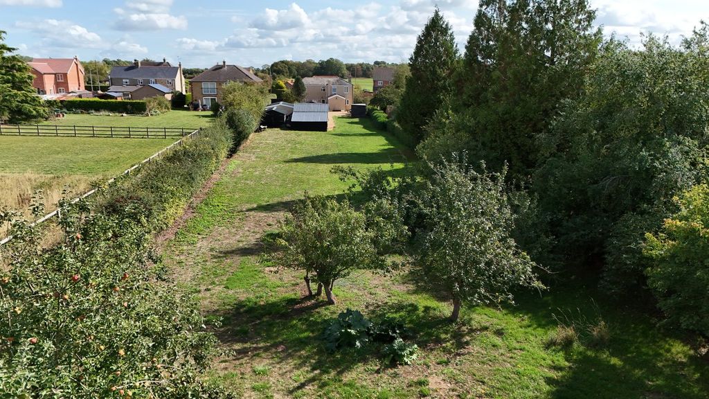 Property photo 3 of 39