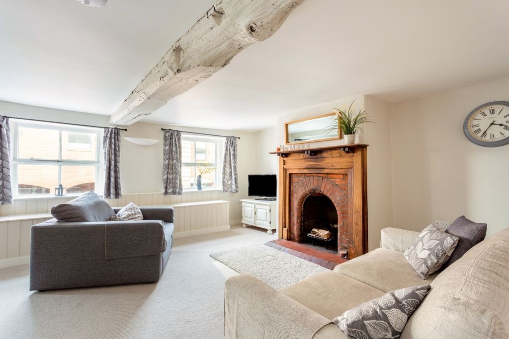 Property photo 2 of 9