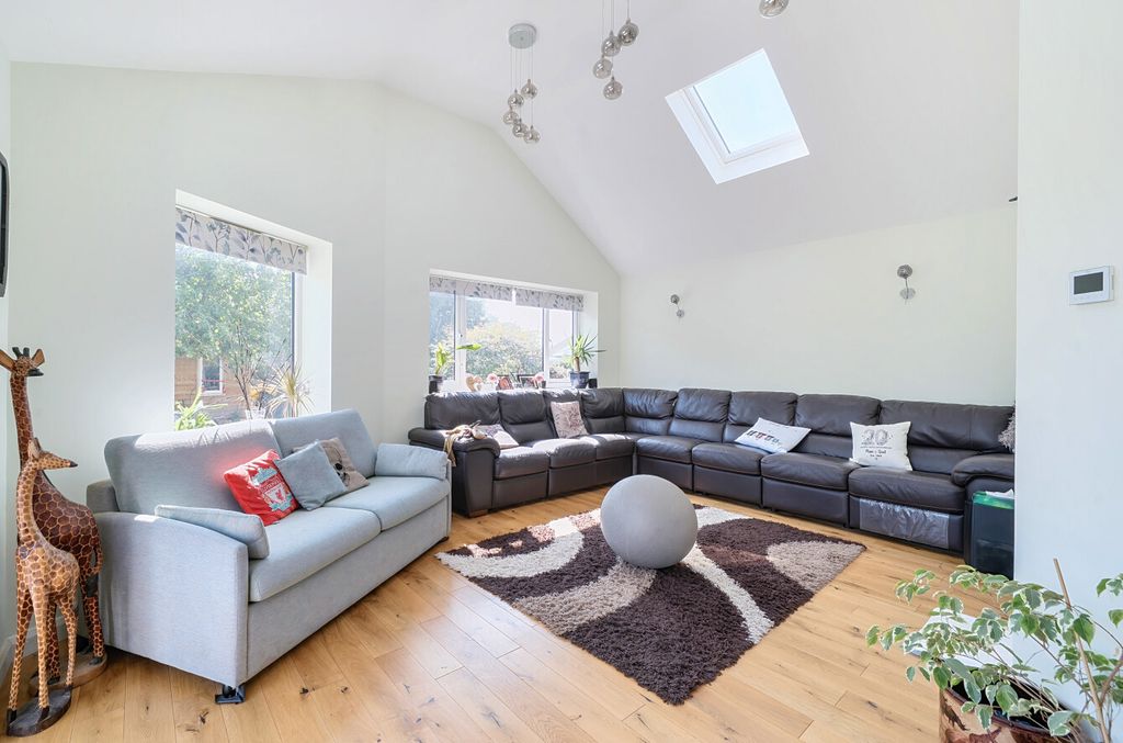Property photo 3 of 20 1336798-11-689B5c...