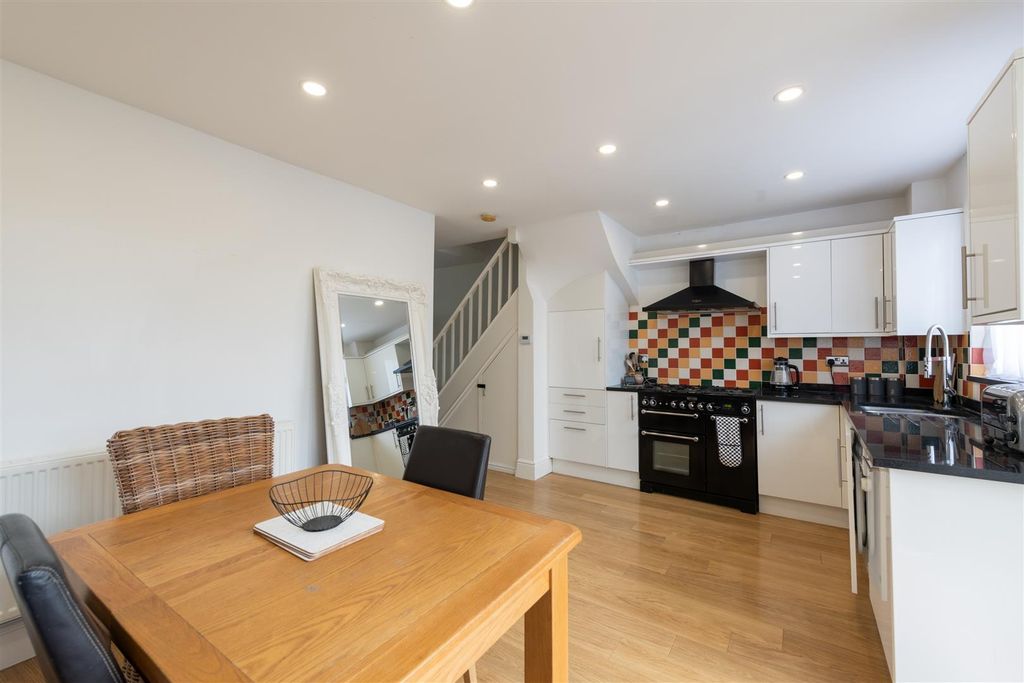 Additional image 6 of 3 bed terraced house for saleLinden Way, London N14