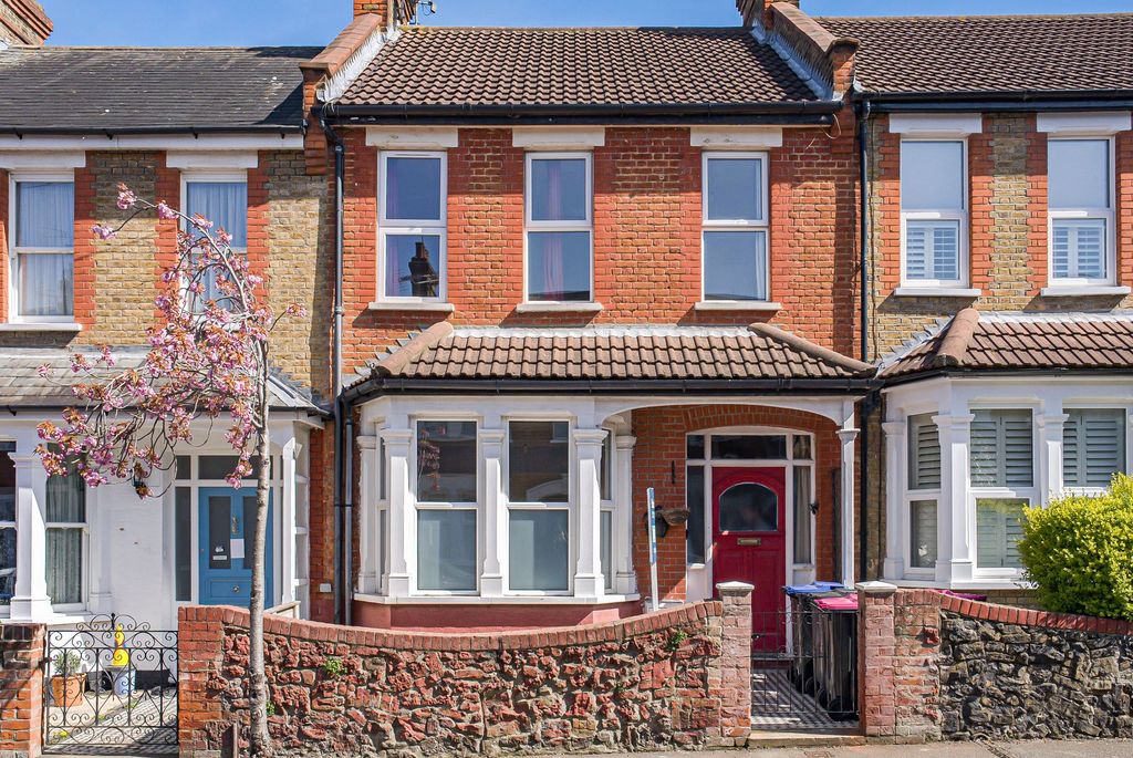 Property photo 1 of 20 Exterior