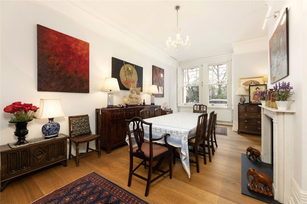 Property photo 3 of 18 Dining Room