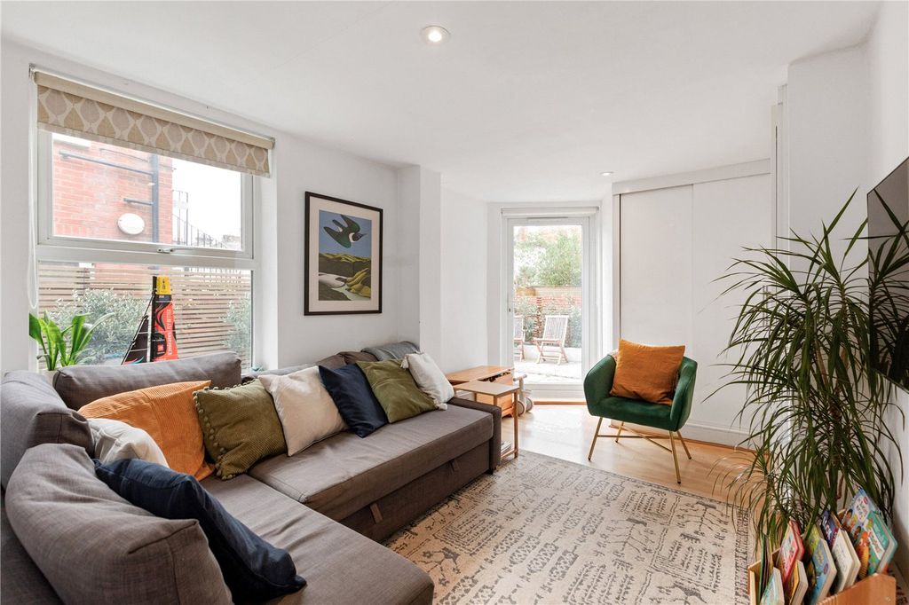 Property photo 2 of 13 Picture No. 14