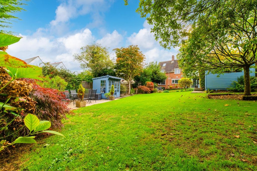 Property photo 2 of 43 Award-Winning Media Team On Every Listing_27