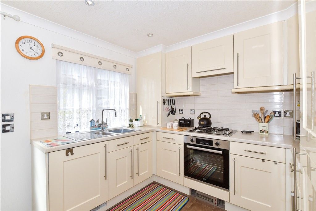 Property photo 1 of 10 Kitchen