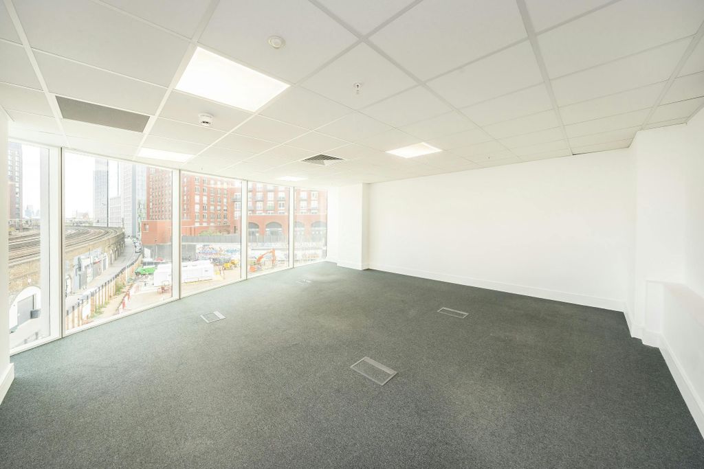 Property photo 3 of 5 Sky Garden 3.01 Office 2.Jpg
