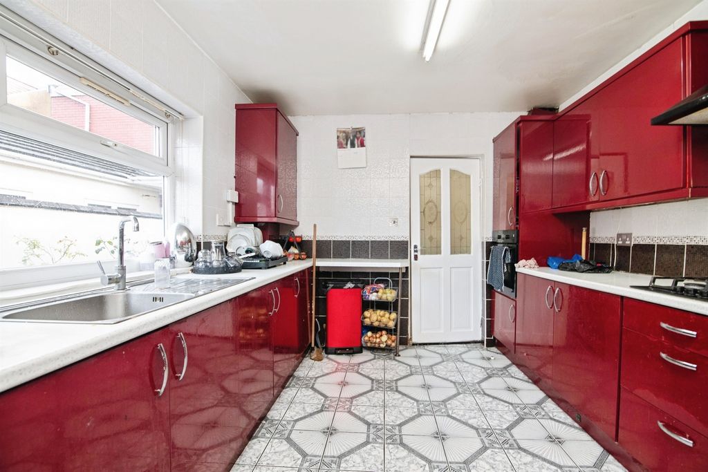 Property photo 2 of 20