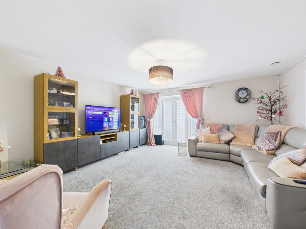 Property photo 3 of 21 Picture No. 19