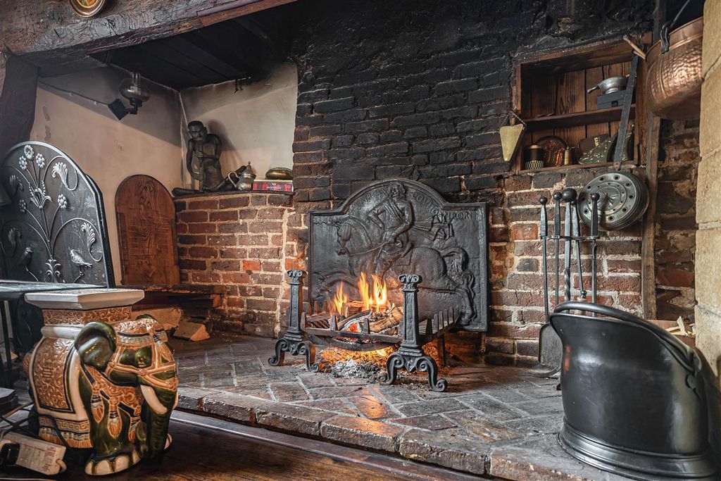 Property photo 3 of 35 Inglenook.Jpg