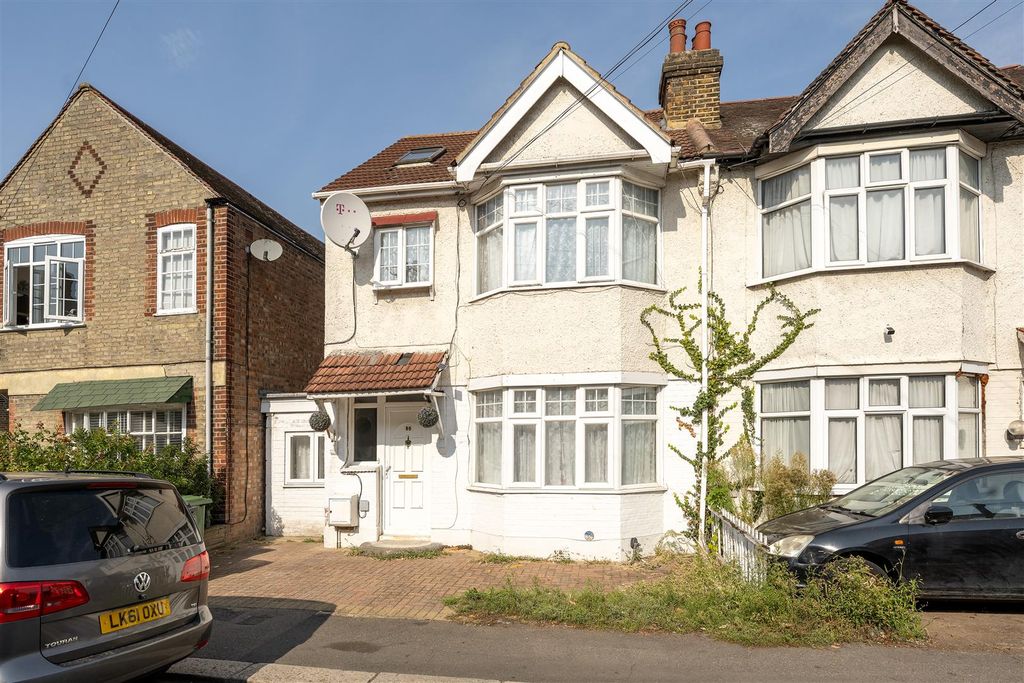 Property photo 1 of 23 Westward Road, E4