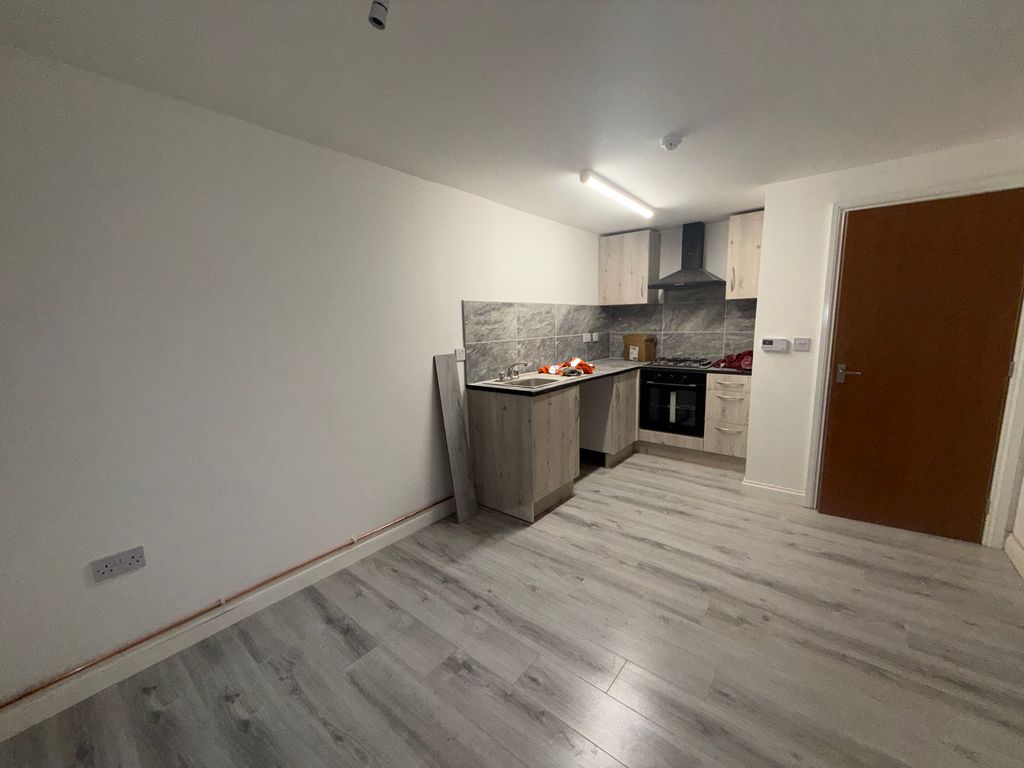 Property photo 1 of 4 Kitchen