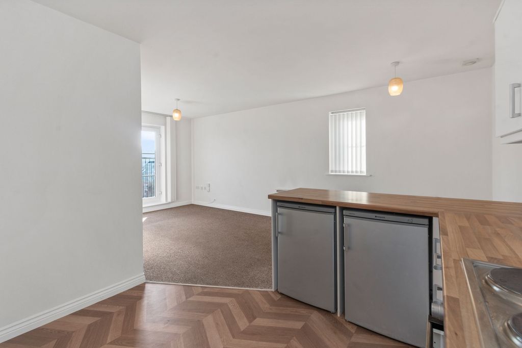 Property photo 3 of 22