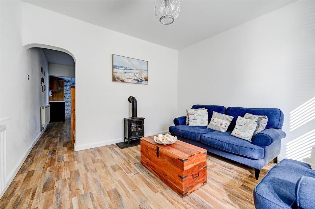 Property photo 3 of 19 Sitting Room.Jpg