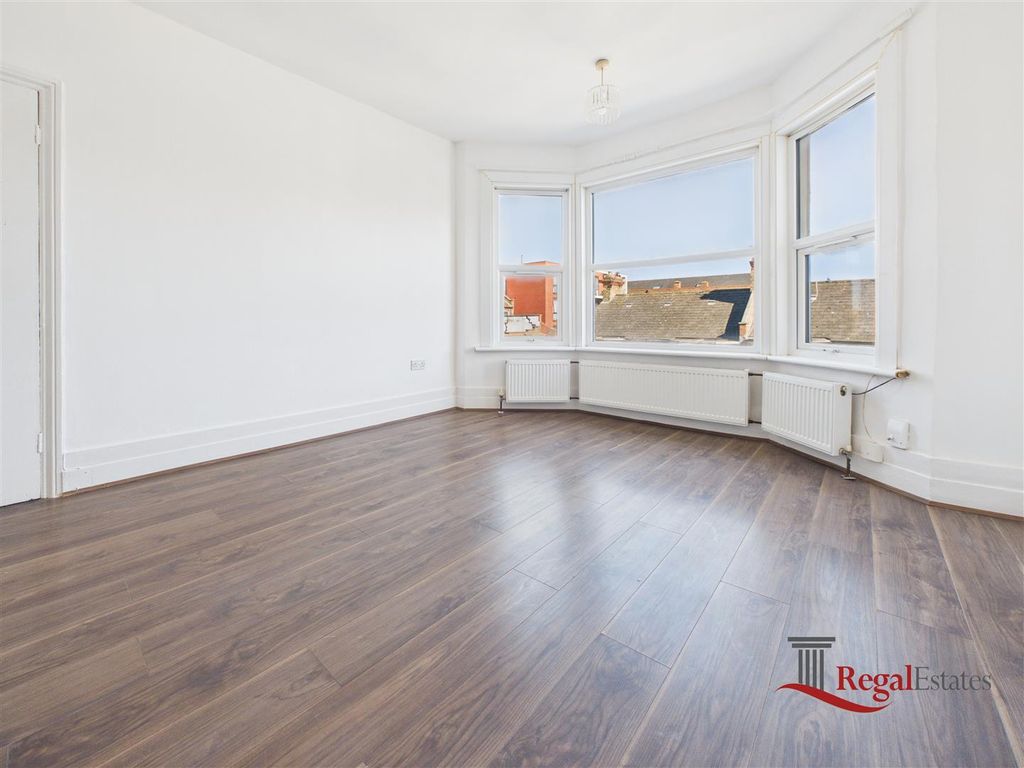 Property photo 1 of 10 Cam02489G0-Pr0272-Still002.Jpg