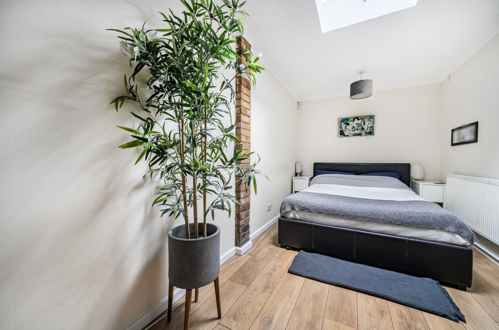 Property photo 2 of 21 1509905-1-6A8c36d...