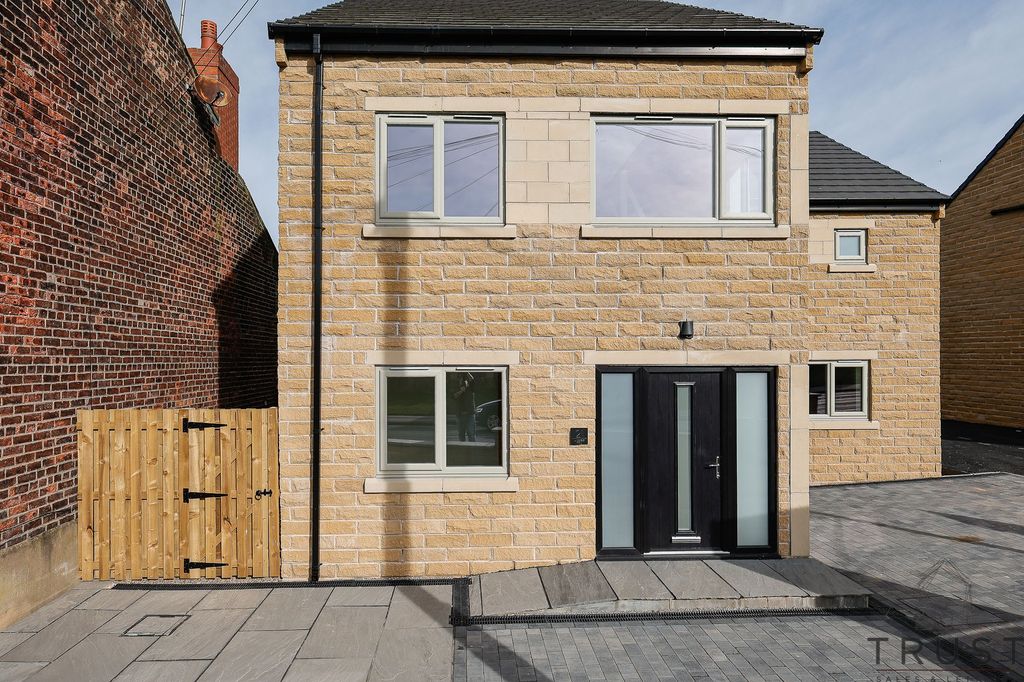 Property photo 1 of 60