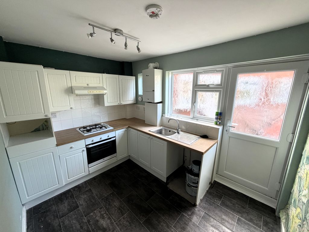 Property photo 1 of 5 Kitchen