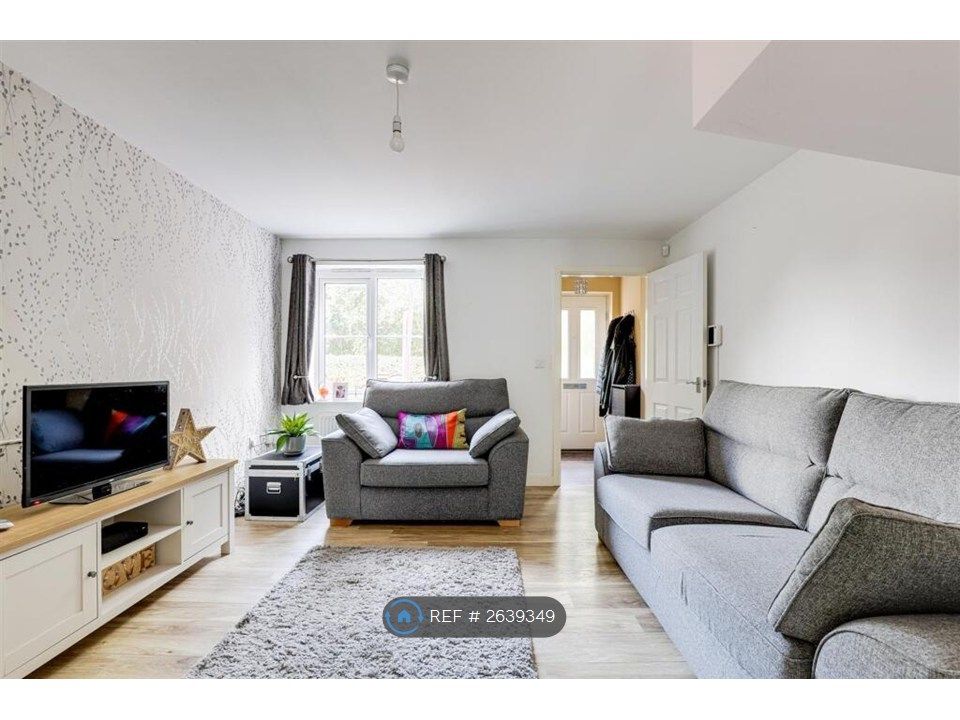 Property photo 2 of 33
