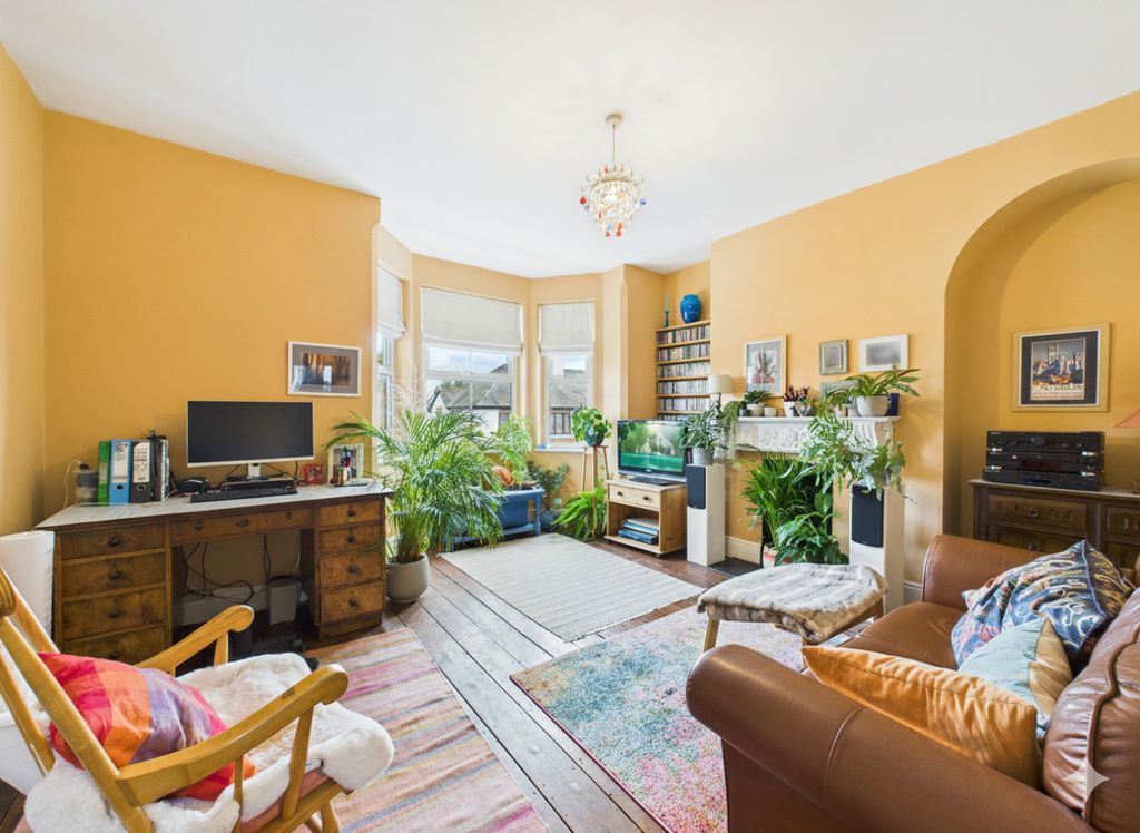 Property photo 2 of 18