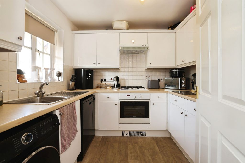 Property photo 2 of 13