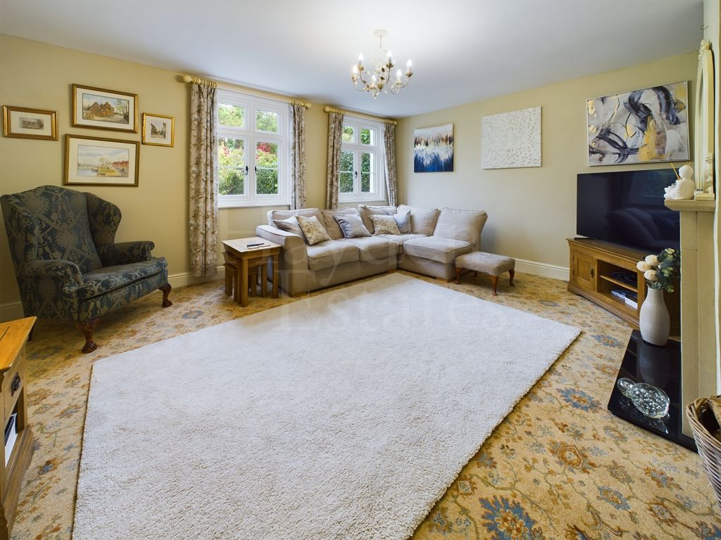 Property photo 3 of 34
