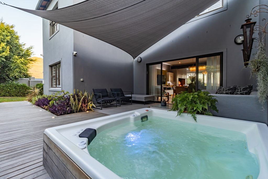 Property photo 3 of 42