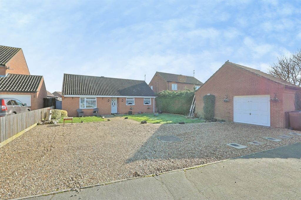 Property photo 1 of 18