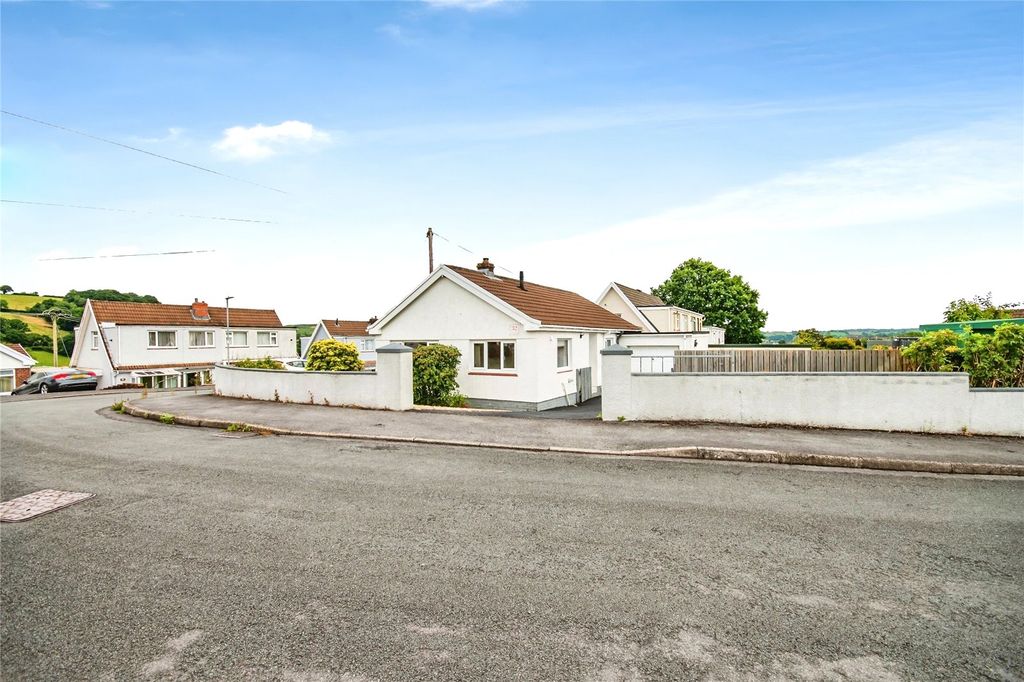 Property photo 2 of 17 Picture No. 01
