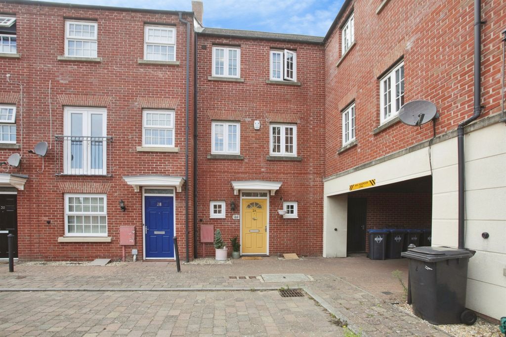 Property photo 1 of 18