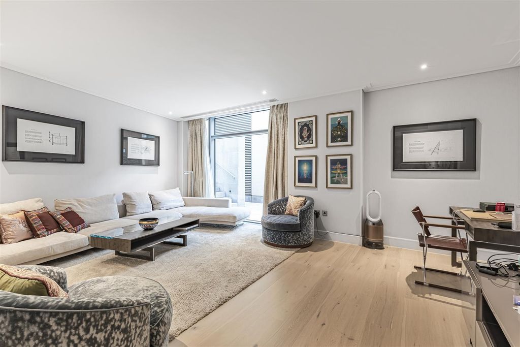 Property photo 2 of 18 Reception.Jpg