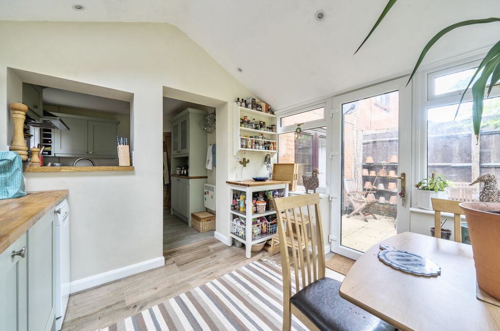 Property photo 3 of 11 1470836-12-6A21c0...