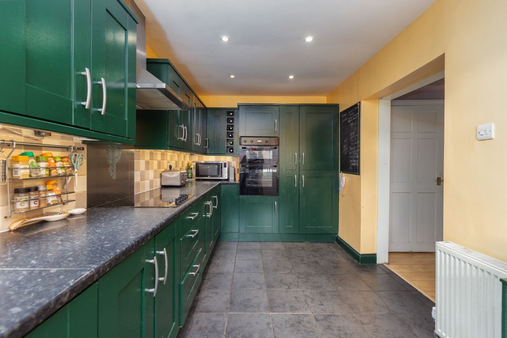 Property photo 3 of 17 Open Plan Kitchen
