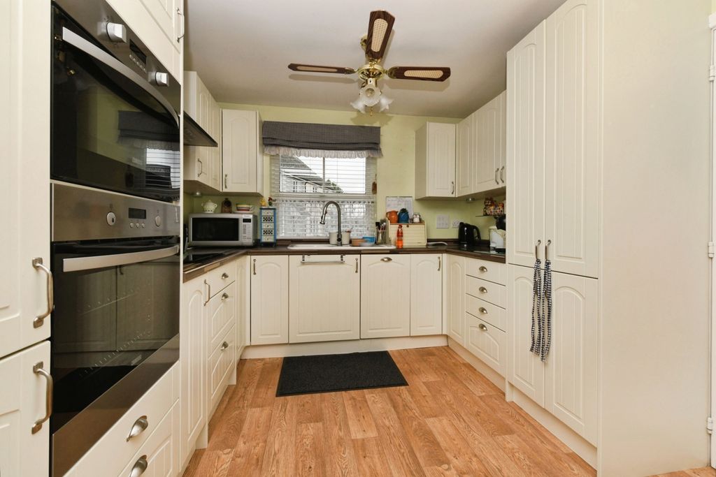 Property photo 2 of 13 Photo