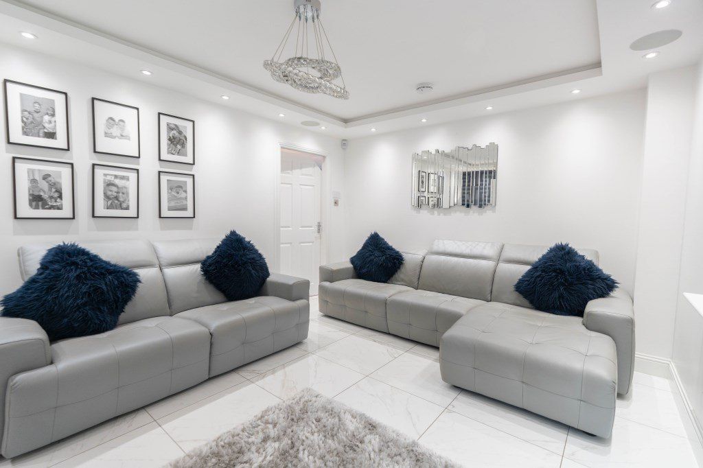 Property photo 3 of 34 Gallery