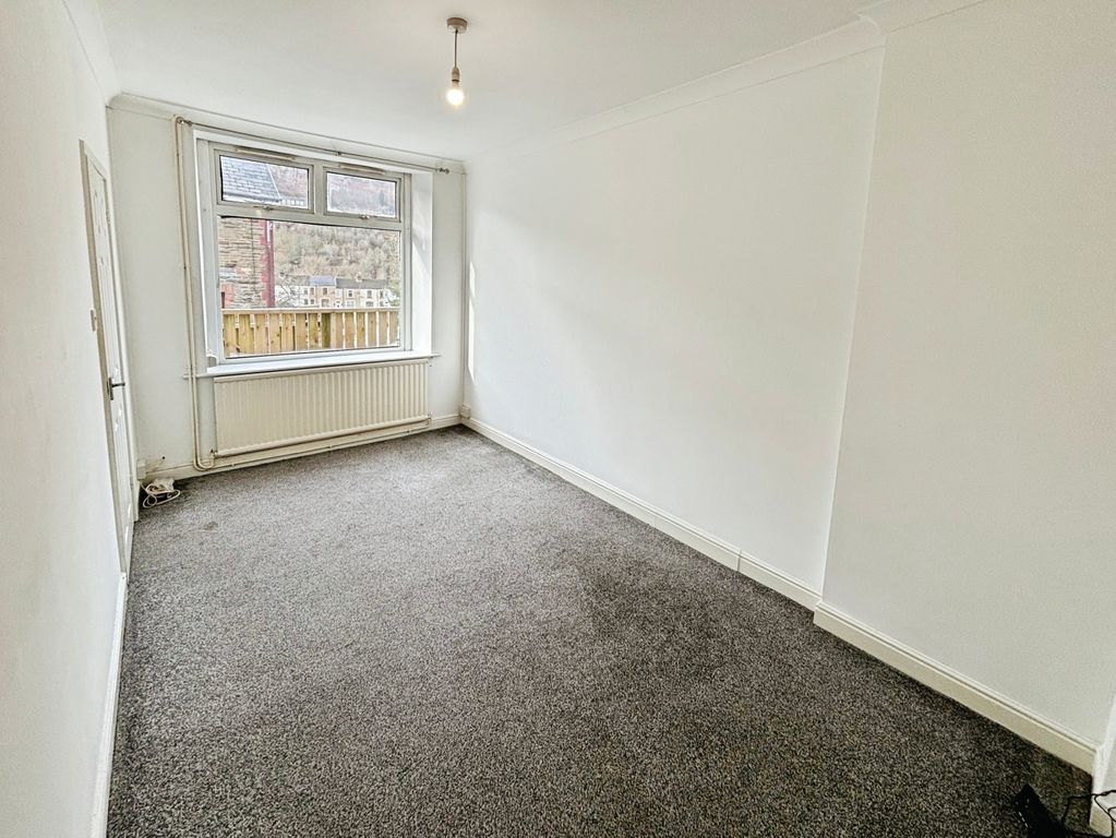 Property photo 2 of 8 Image