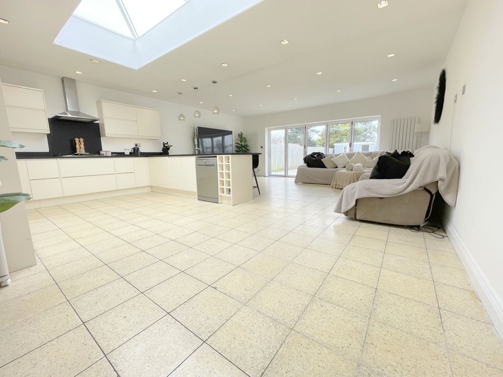 Property photo 3 of 18 Harwich Road