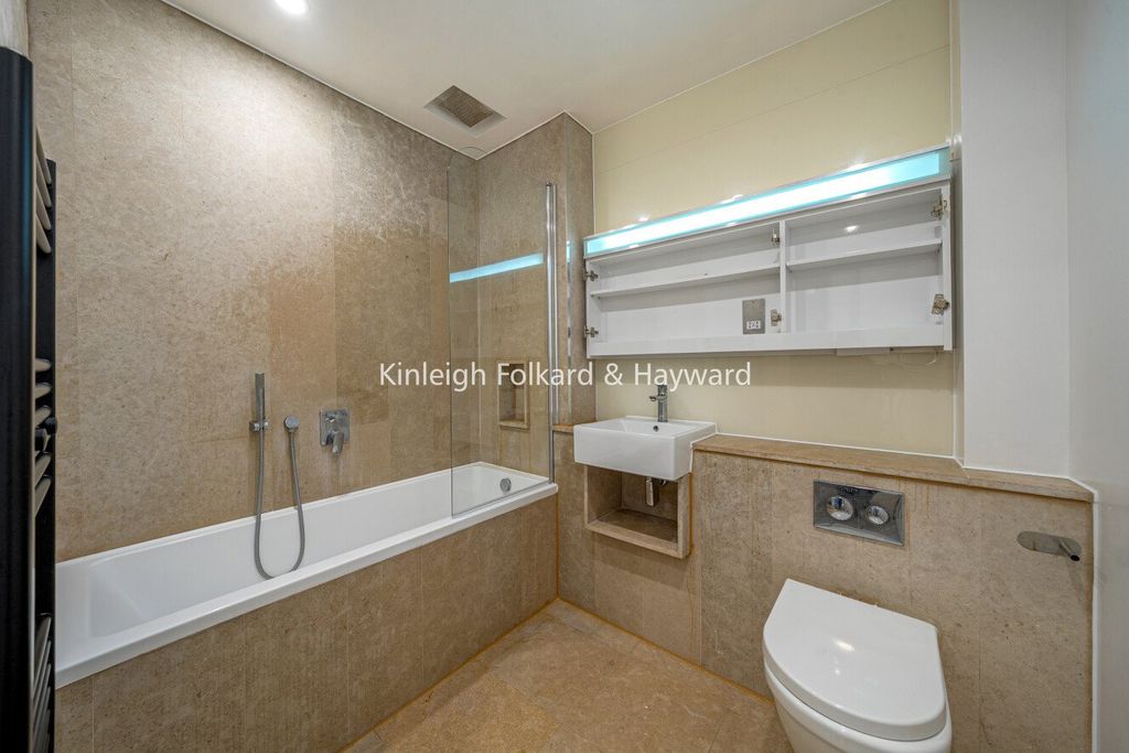 Property photo 3 of 12 Picture No. 18