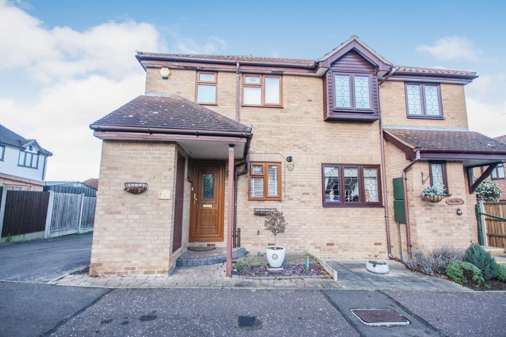 Property photo 1 of 11