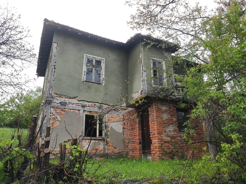 Property photo 2 of 6