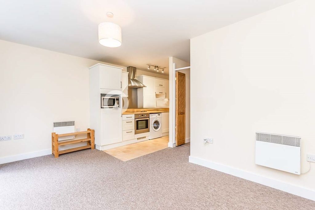 Property photo 3 of 8 Image