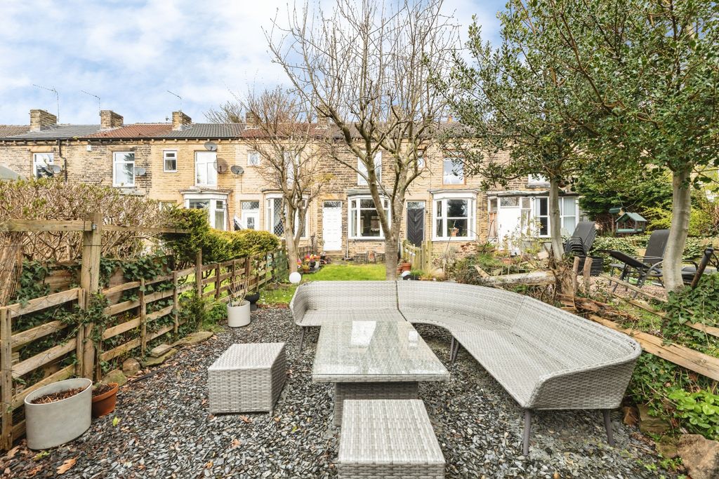 Property photo 2 of 16