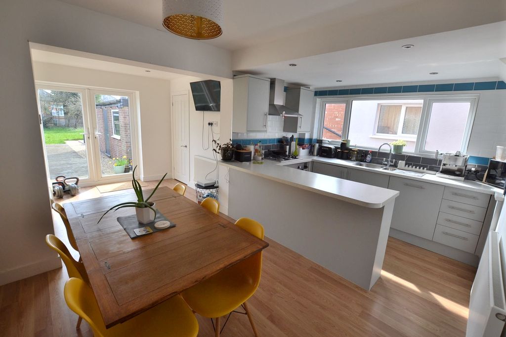 Property photo 2 of 24