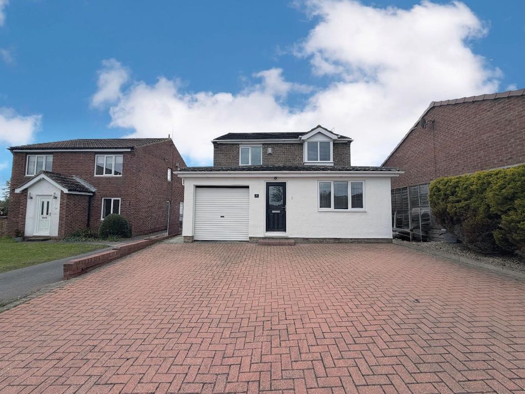 Property photo 1 of 18 Front