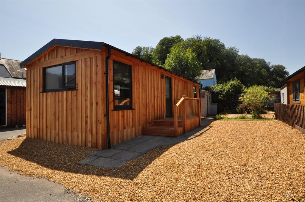 Property photo 1 of 5 No 7.Jpg