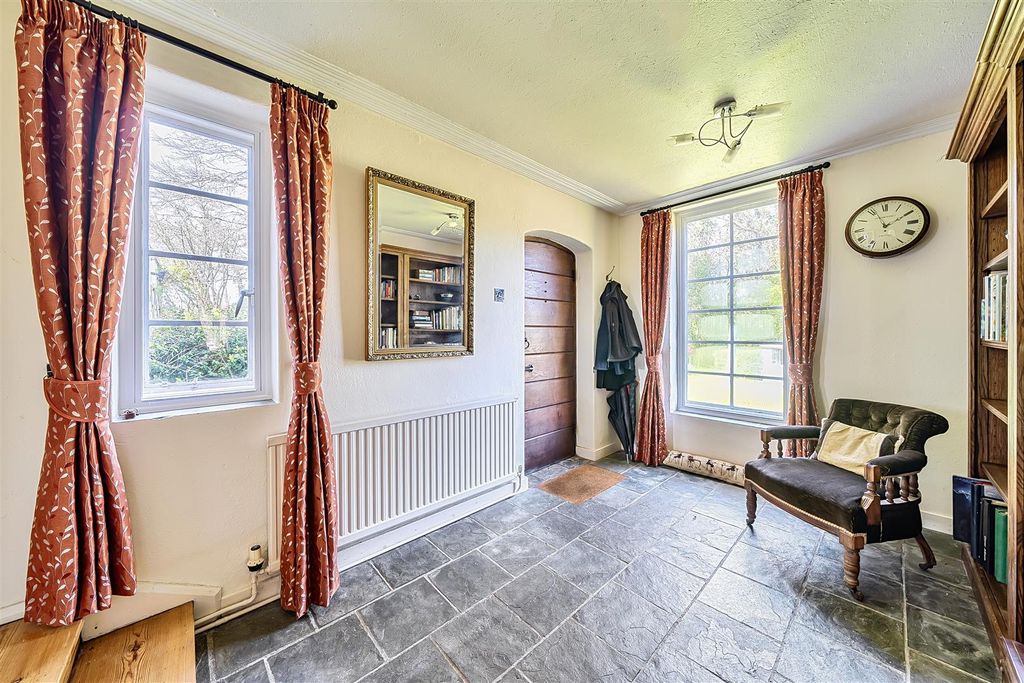 Property photo 2 of 25 Entrance Hall