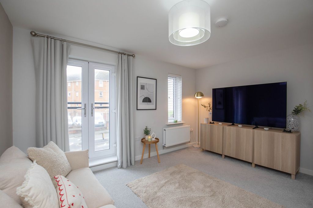 Property photo 2 of 36